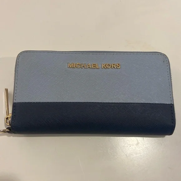 Michael Kors Two Tone Zip Around Wallet/Phone Case *MISSING WRISTLET STRAP* - Picture 1 of 9